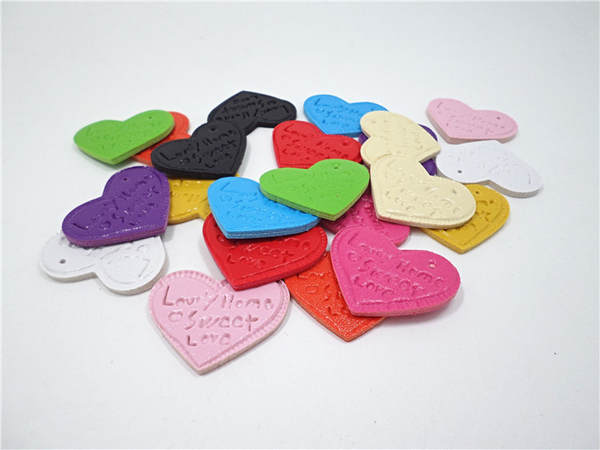 G04 Peixes PU Imitação Gravação Amor Cabeça de couro Pequenos Acessórios Acessórios Materiais DIY Acessórios Acessórios