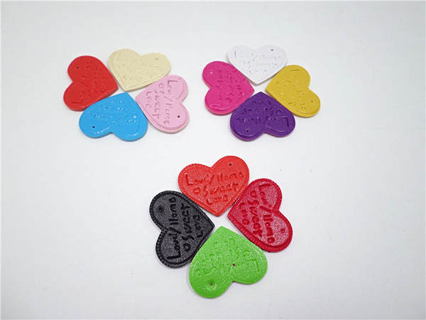 G04 Peixes PU Imitação Gravação Amor Cabeça de couro Pequenos Acessórios Acessórios Materiais DIY Acessórios Acessórios