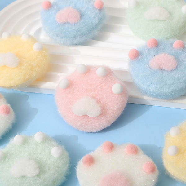 Broche de gato de pelúcia