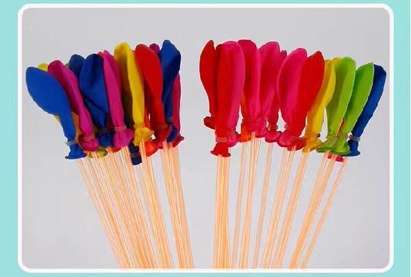 Pequenas brincadeiras para bebês de verão com balão de água para bebês de verão com balão de água