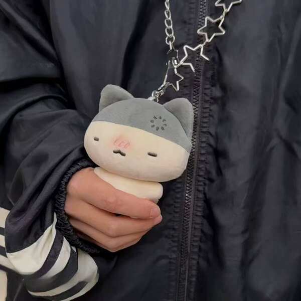 Pendente de gato de pelúcia