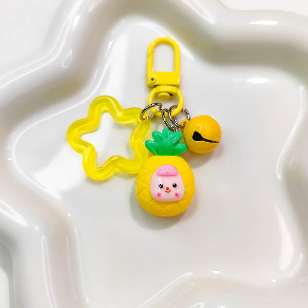 G64 bonecas coloridas bonecas de frutas tecelão de chave pequena suspensão criativa doce casaco de proteção para fones de ouvido da irmã