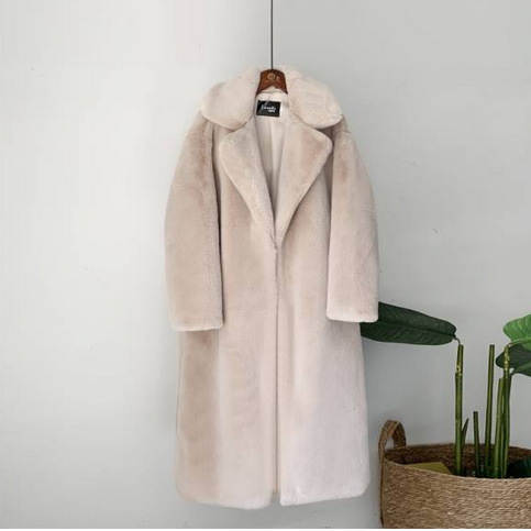Casaco de Inverno com Capa de Pele Falsa