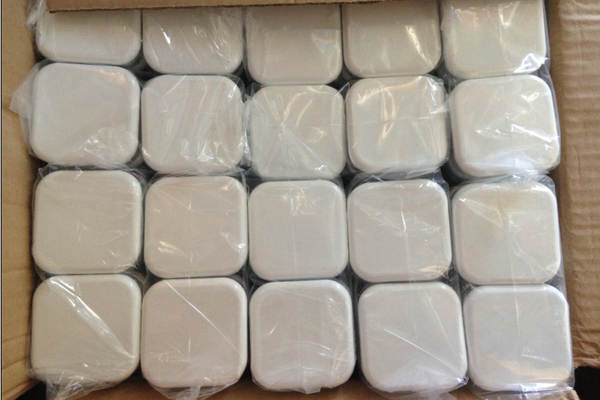 Fabricante de vendas diretas 8 / x / 7 geração / 5s fones de ouvido de telefone celular i6 geração fones de ouvido controladas por atacado Android 5 geração fones de ouvido inteligentes