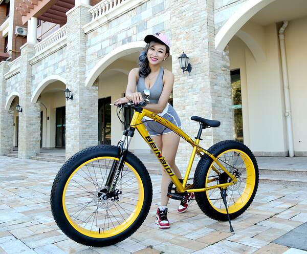 Carro de neve de bronze 4.0 ampliado com pneus grandes para ciclismo de montanha de 26 polegadas com dois discos para frear a estrada de praia