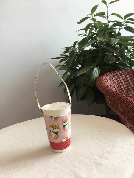 Conjunto de Copo e Bolsa para Bebidas