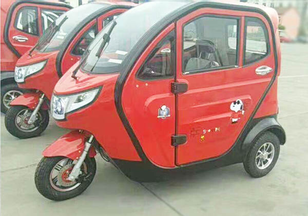 Carro elétrico elétrico de três rodas para uso doméstico totalmente fechado Novo carro elétrico de energia
