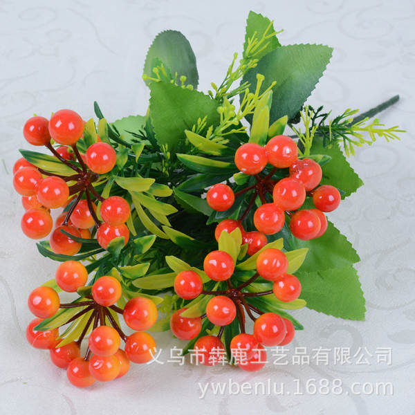 Decoração de Mesa com Frutas de Plástico