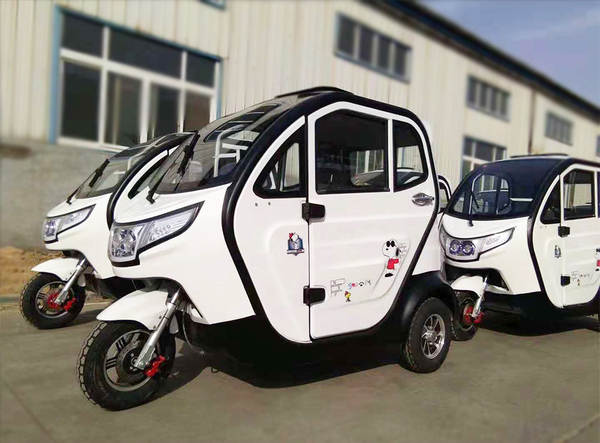 Carro elétrico elétrico de três rodas para uso doméstico totalmente fechado Novo carro elétrico de energia