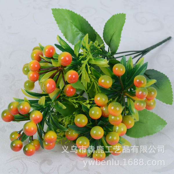 Decoração de Mesa com Frutas de Plástico