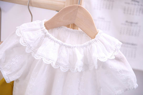 Vestido infantil de verão de vendas quentes 0-6 anos meninas coreanas tendência pura simples e fresco camisa de boneca branca para crianças