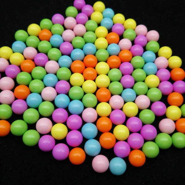 Fabricante fornece perlas sem poros, perlas de cor real de acrílico, perlas de cor plástica, perlas de cor doce de coração