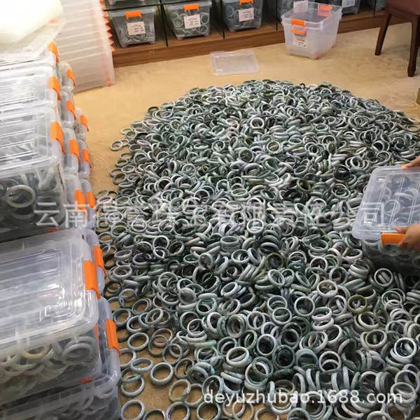 Fabricantes de esmeraldas da Birmânia vendem diretamente uma mão de mercadorias de origem Birmânia pulseiras de esmeraldas naturais pulseiras de arroz