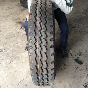 315/80R22.5 Pneus do meio-campo do vácuo Pneus de carga pesada para caminhões Exportação exclusiva Venda direta do fabricante