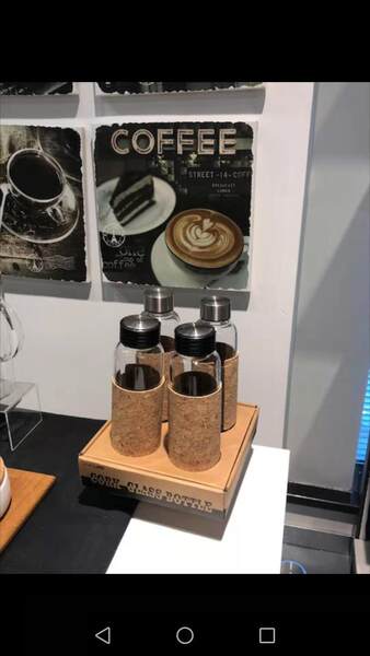 Copo de café com revestimento de cortiça