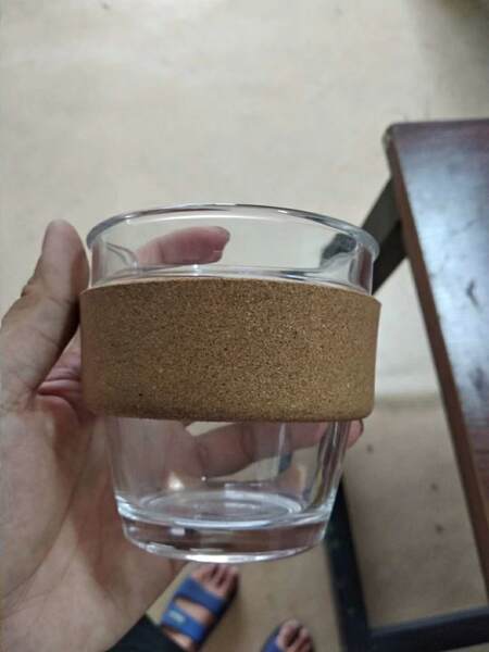 Copo de café com revestimento de cortiça