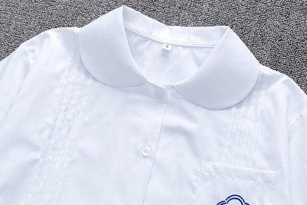 Camisa escolar com estampa