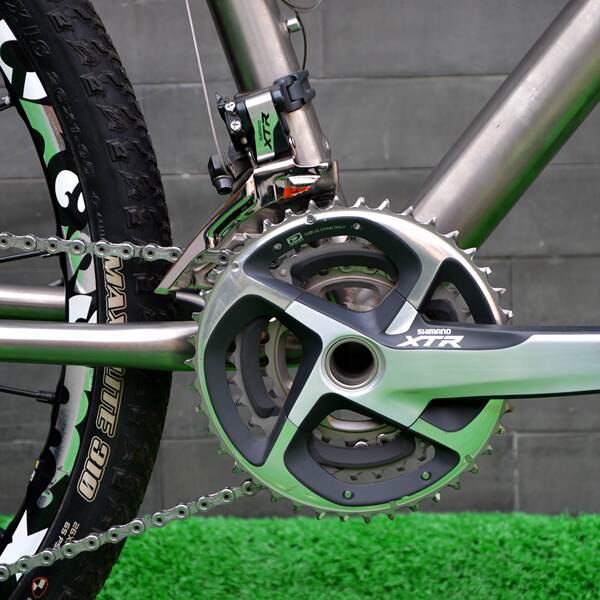 GEMODA 26 polegadas aliaje de titânio montanha bicicleta XTR grande conjunto FOX pressão de ar frontal forjado fábrica de bicicleta