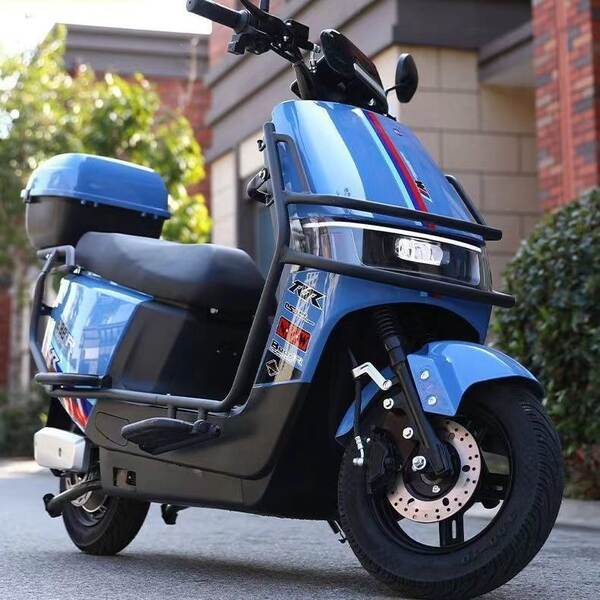 2026 Novo veículo elétrico ultra longa vida útil motocicleta elétrica dupla placa de travagem elétrica bateria de grafeno