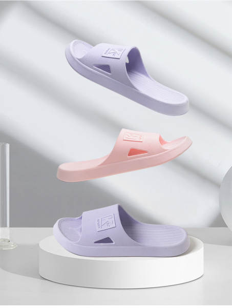 Chinelo de borracha macio para casa