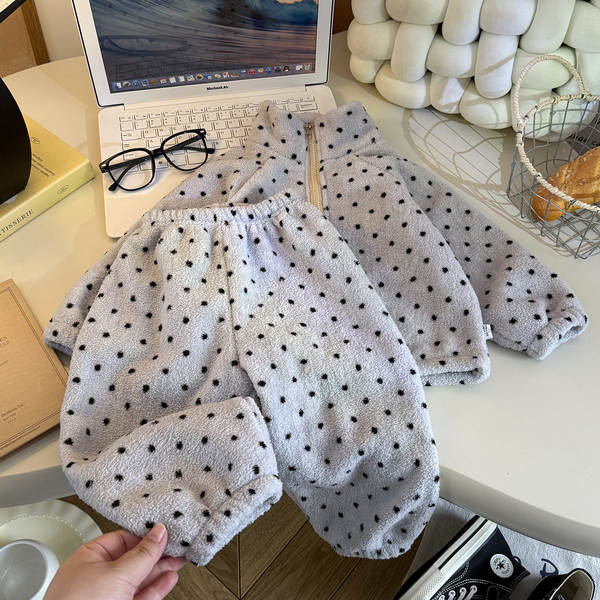 Conjunto de pijama infantil aquecido