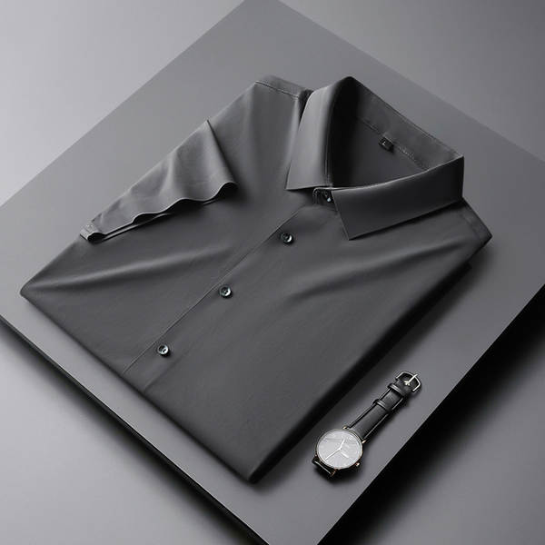 T-shirt masculino de couro curto para o trabalho de verão de 2023 T-shirt branco para o trabalho de verão