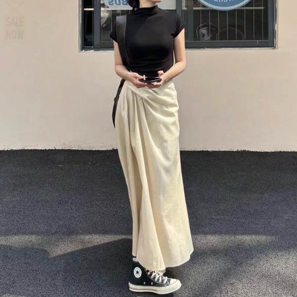 Vestido de meia-cabeça e meia-cabeça com uma camiseta franco-francesa.