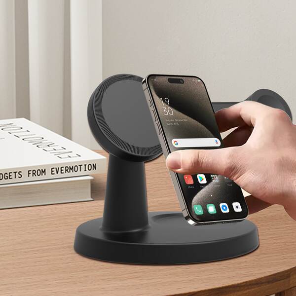 Novo modelo transfronteiriço de 15W imersão magnética de três em um carregador sem fio de mesa de carregamento rápido com suporte para fones de ouvido de relógio móvel
