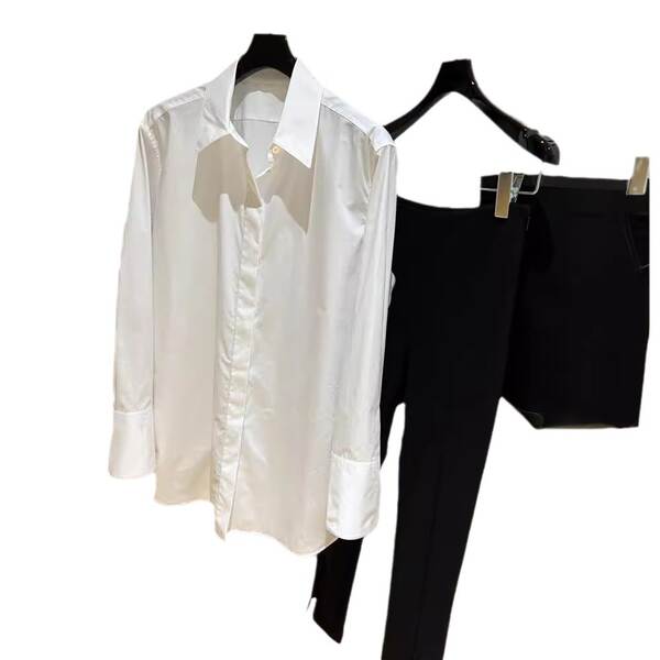 Camisa branca de manga longa feminina