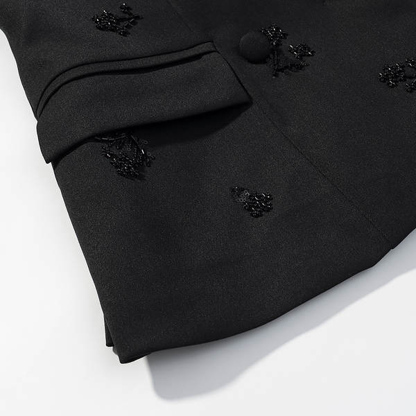 Terno feminino com jaqueta e calça