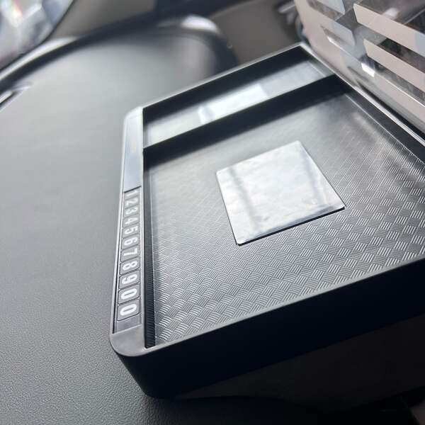 Aplicável a Pequeno Mitsubishi Peugeot Zero Run Biady Tencent Car Screen atrás da caixa de papel de toalha ETC