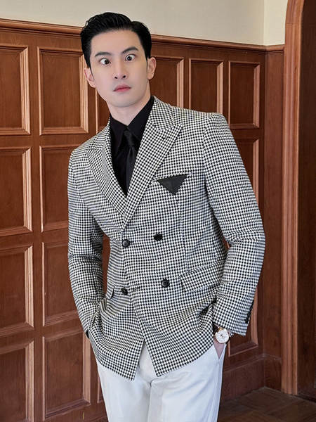Terno de Homem com Bolso de Pele