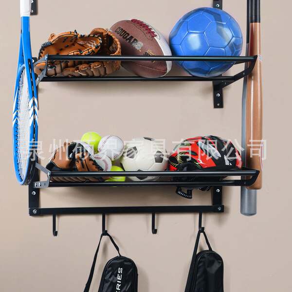 Armazém de equipamentos de esportes da garagem com 3 armazéns de bola separados para a bola de penas para o armazém de basquetebol