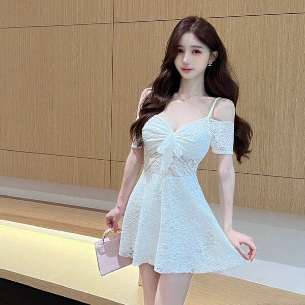 Vestido de Festa Curto com Decote em V