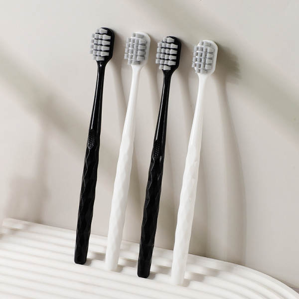 Escova de Dentes Macia Japonesa