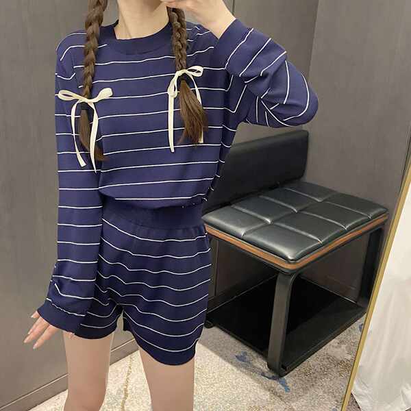 Conjunto de short e regata de malha listrada