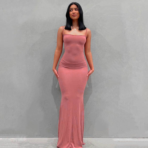 Vestido de Festa Justo com Decote