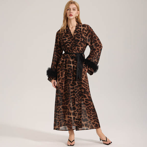 Roupa de dormir feminina de manga longa com estampa de leopardo