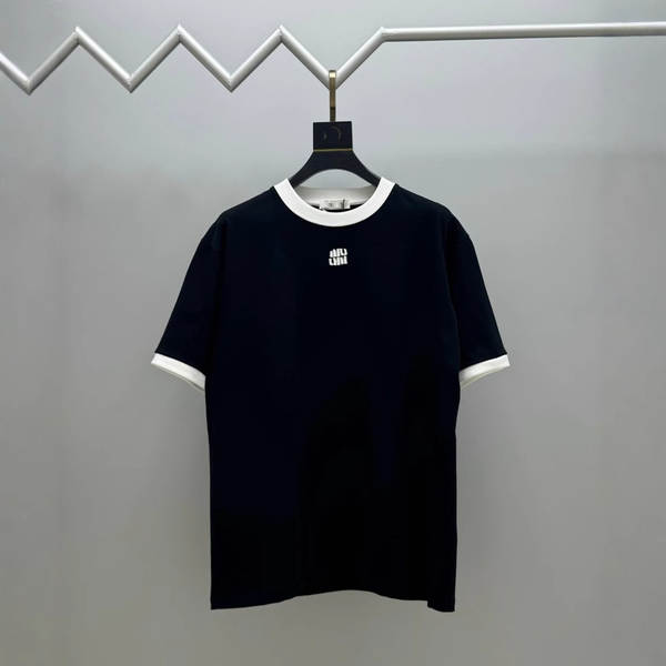 Camiseta curta de verão com estampa floral