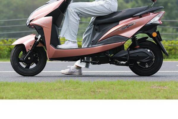 Novo automóvel elétrico de 60V para adultos casa dupla bicicleta elétrica de duas rodas novo automóvel elétrico de 72V
