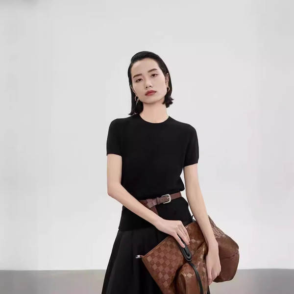 Blusa de lã merino curta