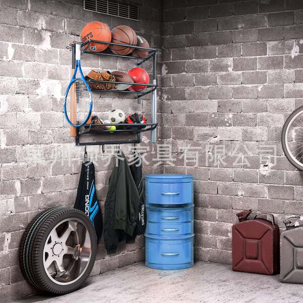 Armazém de equipamentos de esportes da garagem com 3 armazéns de bola separados para a bola de penas para o armazém de basquetebol