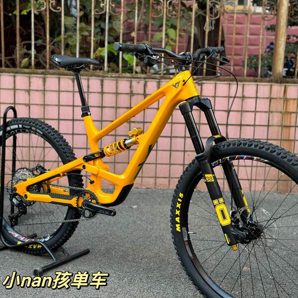 Novo YT CAPRA de fibra de carbono em todo o terreno enduro de alta velocidade 27,5/29 polegadas