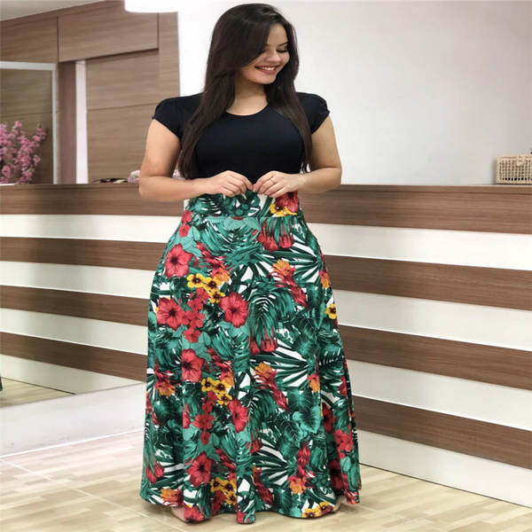 O Wish 2023 é um vestido de cor preta para mulheres.