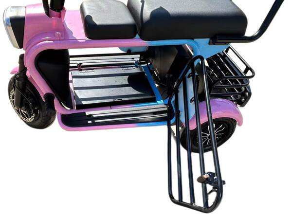 Três rodas de carro elétrico para idosos caminhão elétrico pequenos animais de estimação dobráveis para pais e filhos mini skate para motoristas