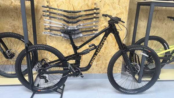 Novo alemão YT TUES DH 27.5 polegadas Fibra de Carbono/Alumínio Fortaleza dianteira de dois ombros