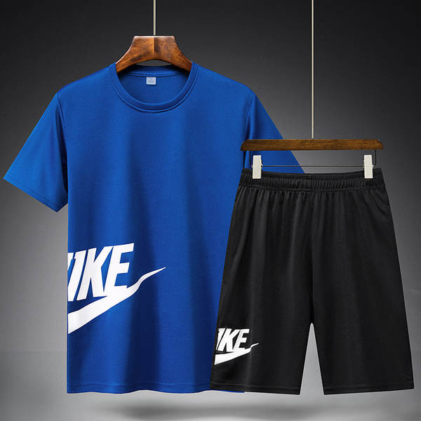 Conjunto de Camiseta e Shorts Masculinos