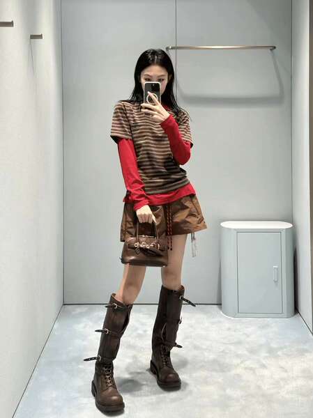 Camisa feminina de manga curta com estampa de listras