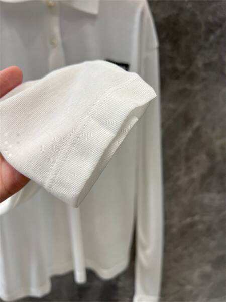 Camiseta feminina de polo com bordado