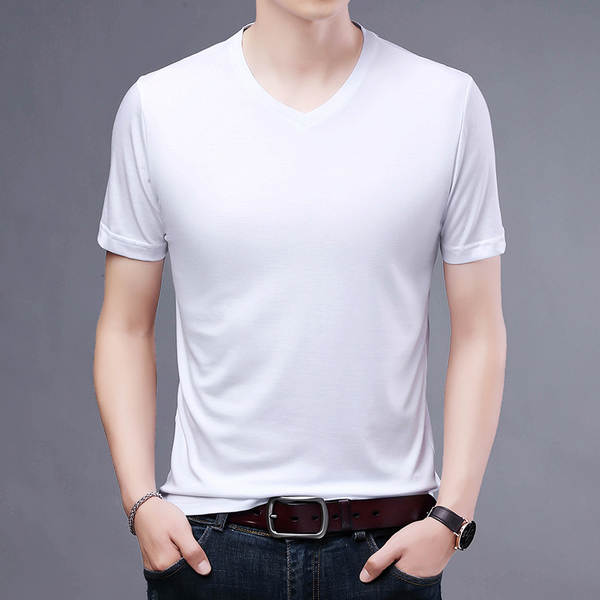 Camiseta masculina curta V